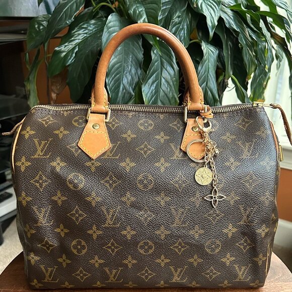 STAR AND CLOVER Bag Charm Gold Tone⭐ - Picture 2 of 7